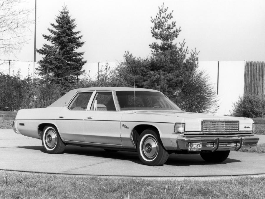 Dodge Royal Monaco Brougham Sedan 1976 года  (фото 1 из 3)